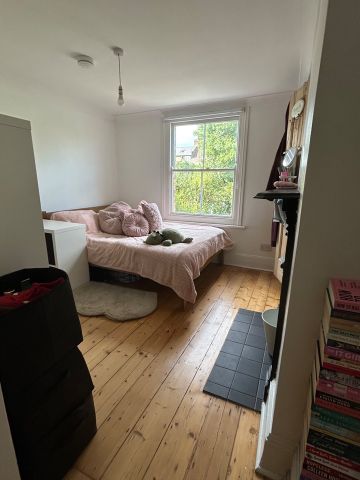 Room in a Shared House, Dalmore Road, SE21 - Photo 2