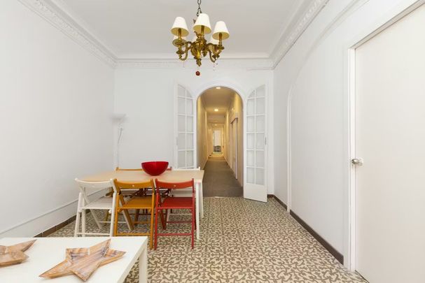 Carrer de Casanova, Barcelona, Catalonia 08036 - Foto 1