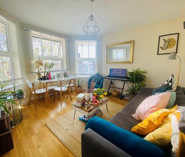 Stapleton Hall Road, London, N4 - Photo 2