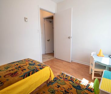 Spacious 2 Bedroom Apartment in Niagara Falls! - Photo 1