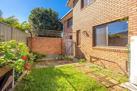 Home For Rent - Photo 4