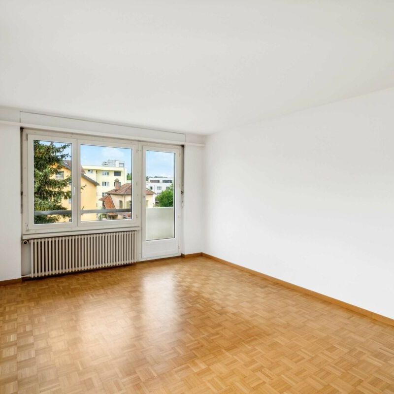 Geräumige 3.5 Zimmer-Wohnung an zentraler Lage - Photo 1