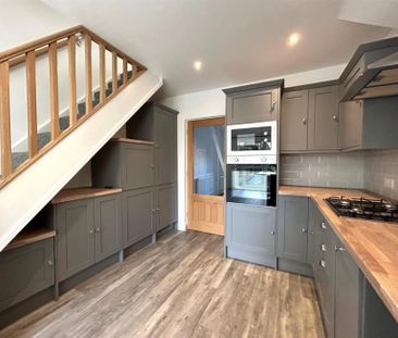 2 Bedroom Terraced To Let - Photo 6