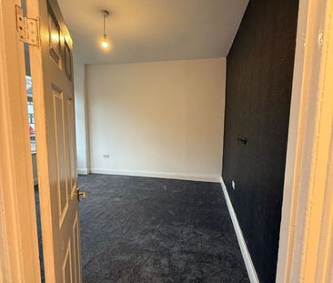 4 Bed Semi-Detached House, Golfe Road, IG1 - Photo 4