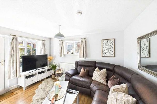 St. Benedicts Close, Aldershot, Hampshire, GU11 - Photo 1