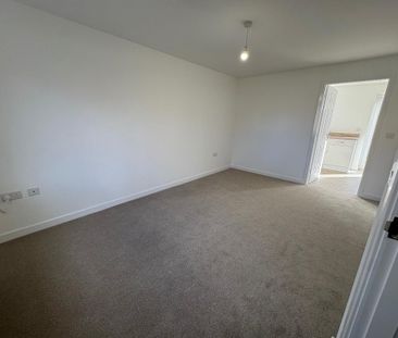 3 bedroom semi-detached house to rent - Photo 6