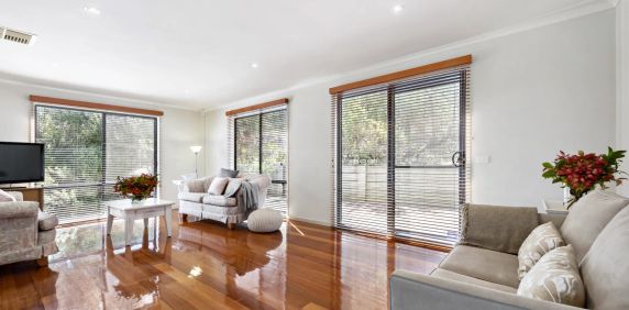 Coastal getaway near beach & shops - Photo 2