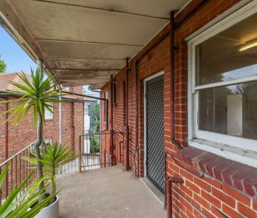 Bright & Affordable - Photo 4