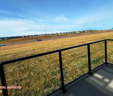 BRAND NEW MOUNTAIN VIEW 1 BED 1 BATH 3RD-FLOOR APARTMENT WITH ON-SI... - Photo 2
