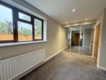 2 bedroom detached bungalow to rent - Photo 3