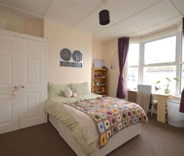 4 bedroom terraced house to rent - Photo 5