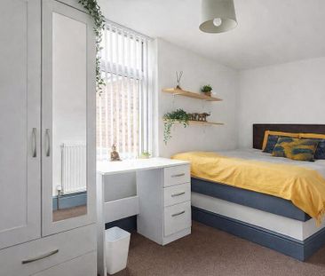 1 bedroom in a house share to rent - Photo 2