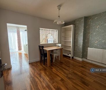 3 bedroom terraced house to rent - Photo 2