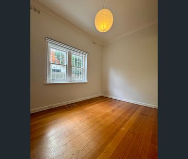 2/978 Glenhuntly Road, Caulfield South, Vic 3162 - Photo 2
