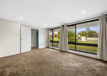Open Plan Living - Photo 2
