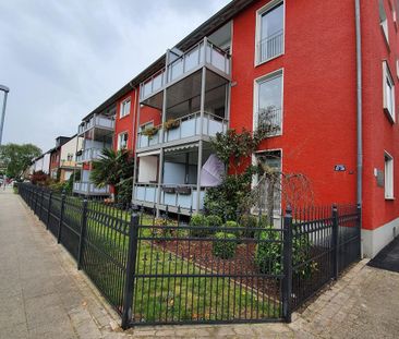Helle 2-Zimmer-Wohnung mit Balkon im Erdgeschoss - Photo 1