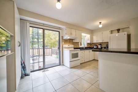 For Lease - 105 Patrice Crescent, Vaughan, Ontario - Photo 4