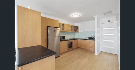 Fully Furnished Apartment with Breathtaking Views - Photo 5