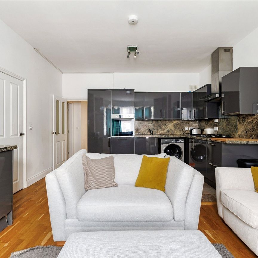 Montana Road, London, SW17 ground floor flat to rent - Photo 1