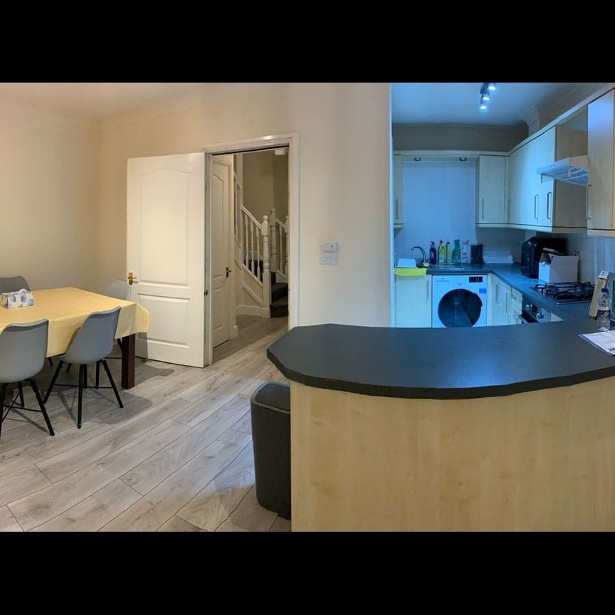 Room in a Shared House, Manchester Road, E14 - Photo 2