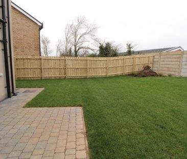 11 Avondale Court, Off Avondale Drive, Ballyclare, BT39 9YJ - Photo 3