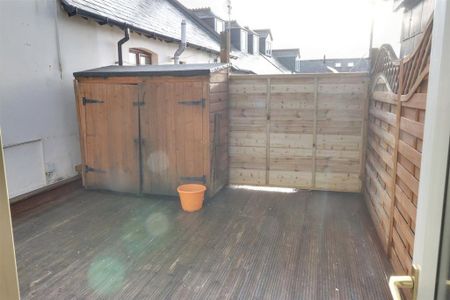 3 bedroom terraced house to rent - Photo 5