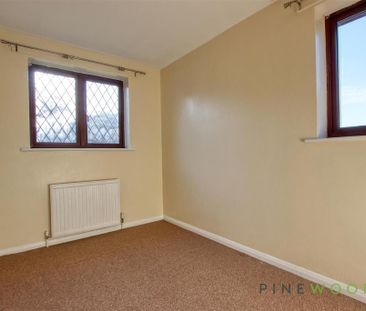 2 bedroom semi-detached bungalow to rent - Photo 3