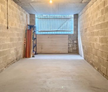 Spacious Two-Bedroom Apartment with New Timber Flooring - Photo 5
