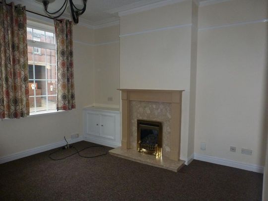 3 bedroom terraced house to rent - Photo 1