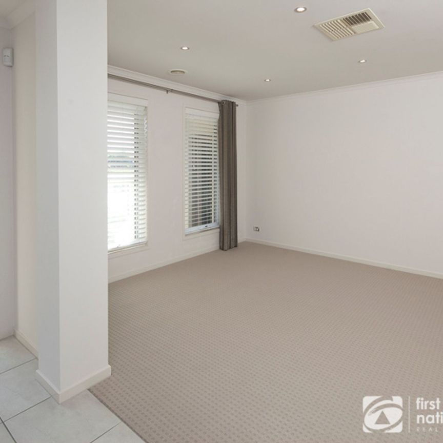 33 Waterbury Street, 3977, Cranbourne Vic - Photo 1