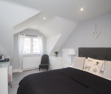 3 bedroom semi-detached house to rent - Photo 4