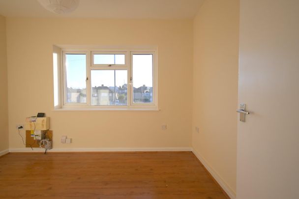 Signal Road, Staple Hill - Photo 1