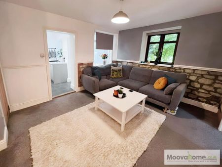 2 bedroom semi-detached house to rent - Photo 4