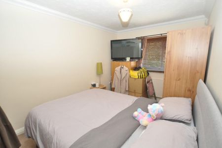 3 bedroom semi-detached house to rent - Photo 3