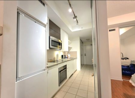 For Lease - 60 Annie Craig Drive Unit# 508, Toronto, Ontario - Photo 5