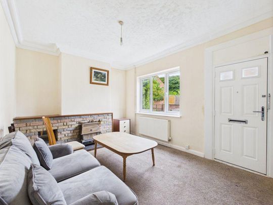 4 bedroom semi-detached house to rent - Photo 1