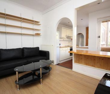 3 bedroom end of terrace house to rent - Photo 1