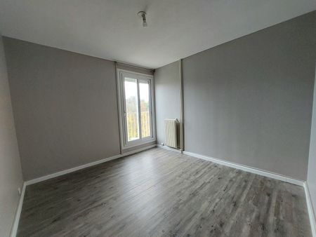 Location Appartement 3 pièces 79m² - Photo 4