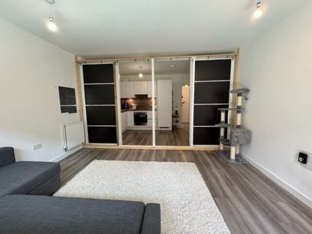 Cornwell House, East Ham E6, Property for rent - Photo 3