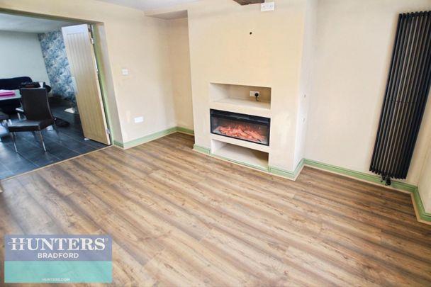 3 bedroom House To Let Total Size: 1054 SQ FT - Photo 1