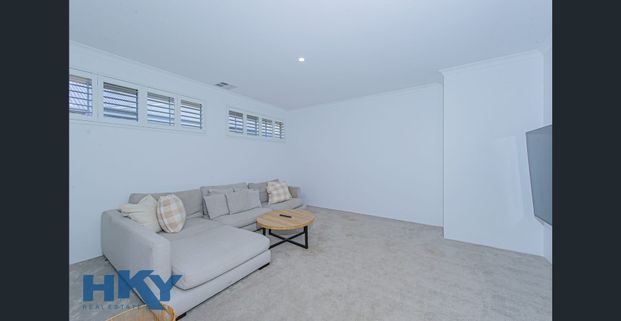 CONTEMPORARY GRANDEUR - Photo 1