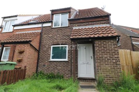 3 bedroom detached house to rent - Photo 5