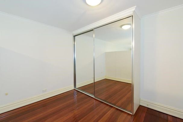 New York style split level apartment with balcony - Photo 1