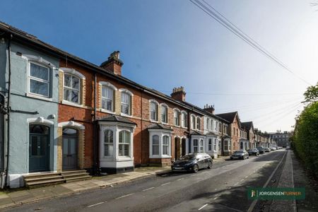5 bedroom terraced house to rent - Photo 4