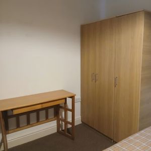 Room in a Shared Flat, Reservoir Close, CR7 - Photo 2