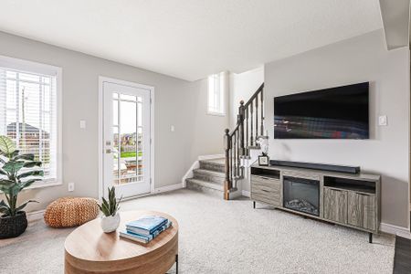 For Lease - 10 FOLEY Crescent, Collingwood, Ontario - Photo 3