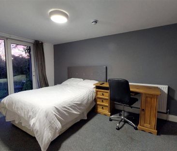 1 bedroom in a house share to rent - Photo 2