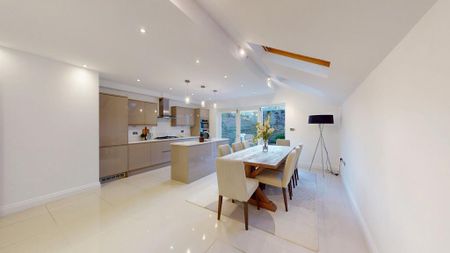 4 bedroom terraced house to rent - Photo 2