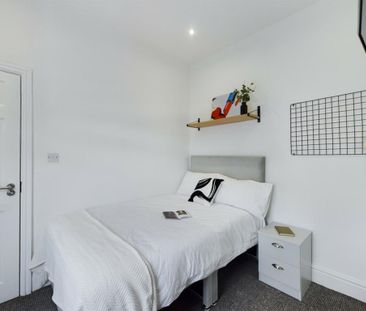 1 bedroom in a house share to rent - Photo 2