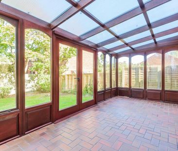 4 bedroom detached house to rent - Photo 2